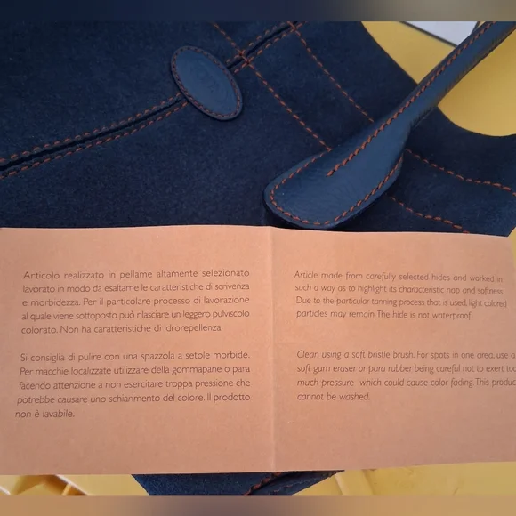 Tod's Navy Suede Shoulder Bag with Contrast Stitching - Picture 6 of 9